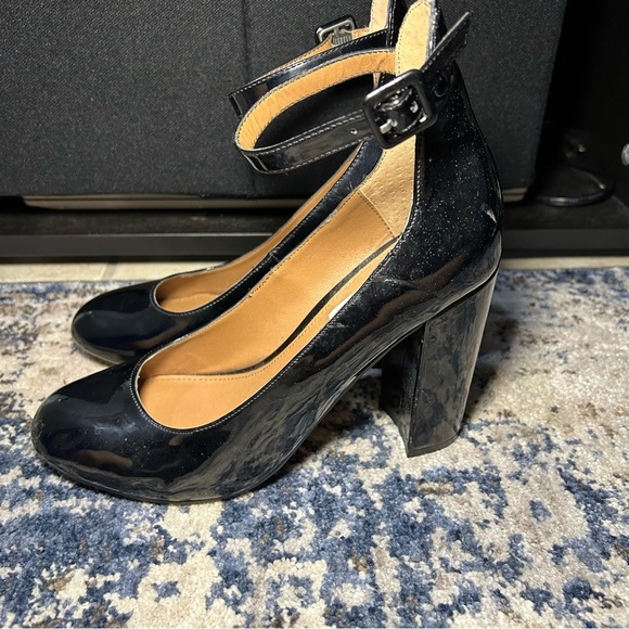 Steve Madden Vivii Black Faux Patent Leather Mary Jane Ankle Strap Heels Size 7 - Picture 2 of 11